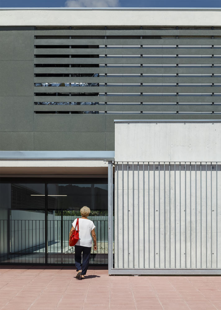 Foto 4 del proyecto Fachada Ventilada ULMA en el CAP de Sant Pere de Ribes, Barcelona