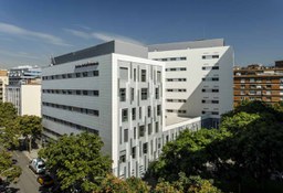 Foto 4 del proyecto Edificio Sant Joan de Déu Numancia en Barcelona con Fachada de ULMA