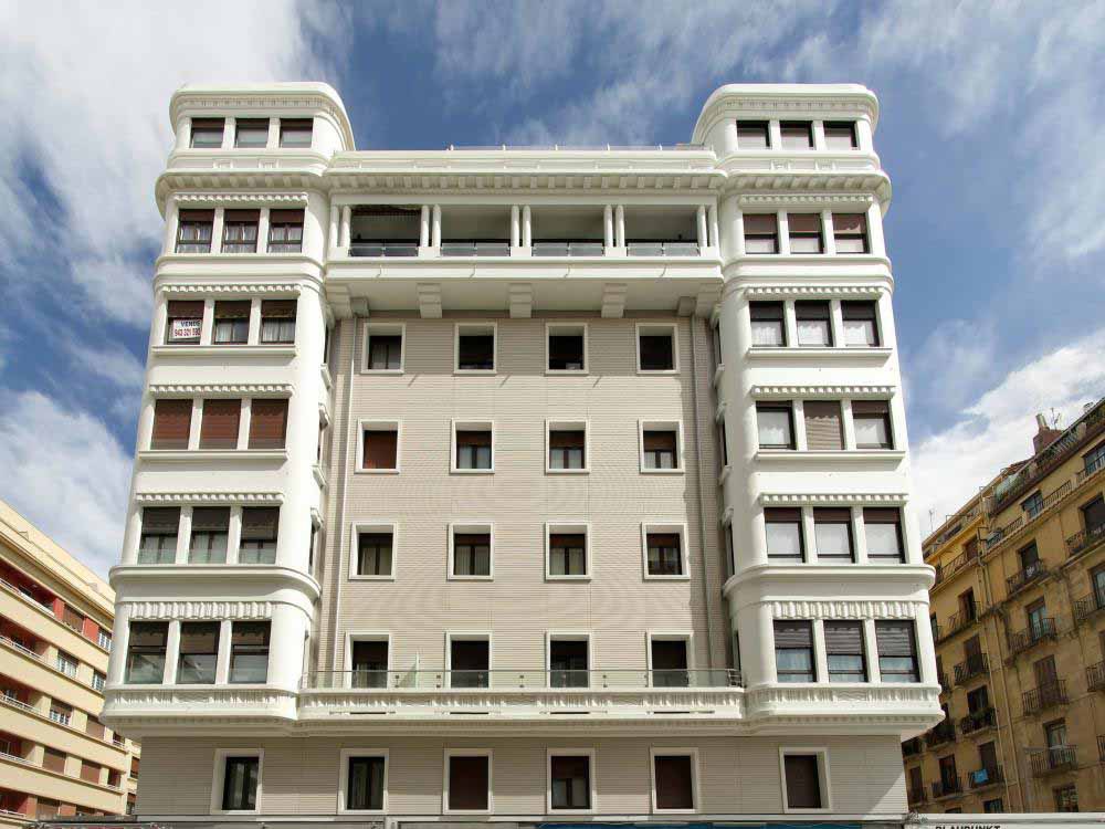 Edificio clásico rehabilitado con Fachada Ventilada ULMA