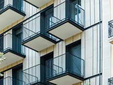 Foto 3 del proyecto Lamas verticales  y junta de 20 mm para este proyecto en Barcelona