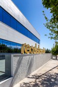 Foto 7 del proyecto De restaurante a centro de salud: una fachada renovada con ULMA