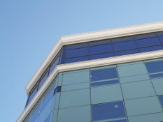Foto 5 del proyecto Cornisas y piezas especiales para edificio en Boiro - Galicia