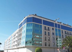 Foto 2 del proyecto Cornisas y piezas especiales para edificio en Boiro - Galicia