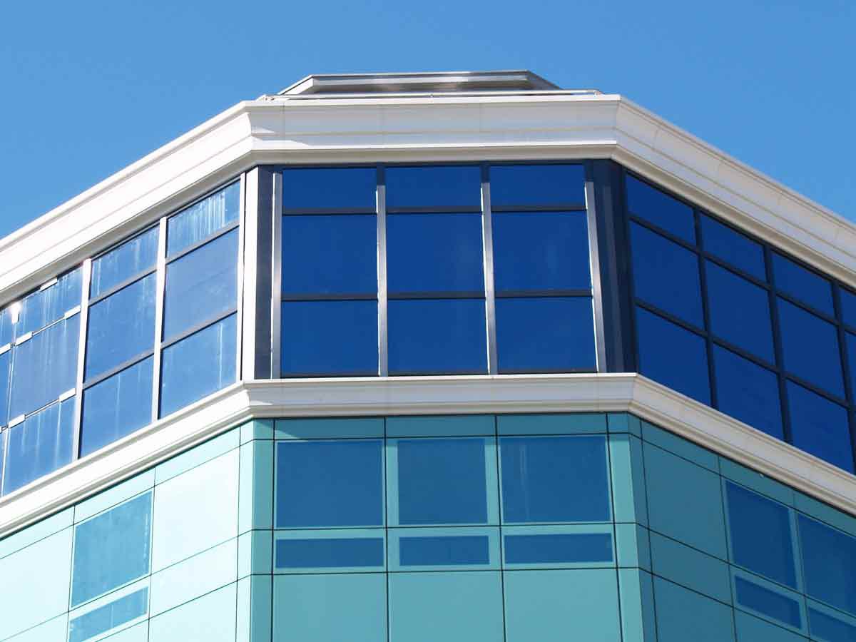 Cornisas y piezas especiales para edificio en Boiro - Galicia