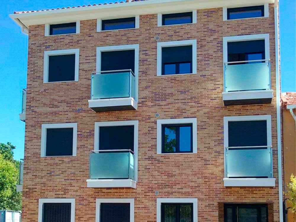 Foto 4 del proyecto Elementos prefabricados para enmarcar ventanas y balcones