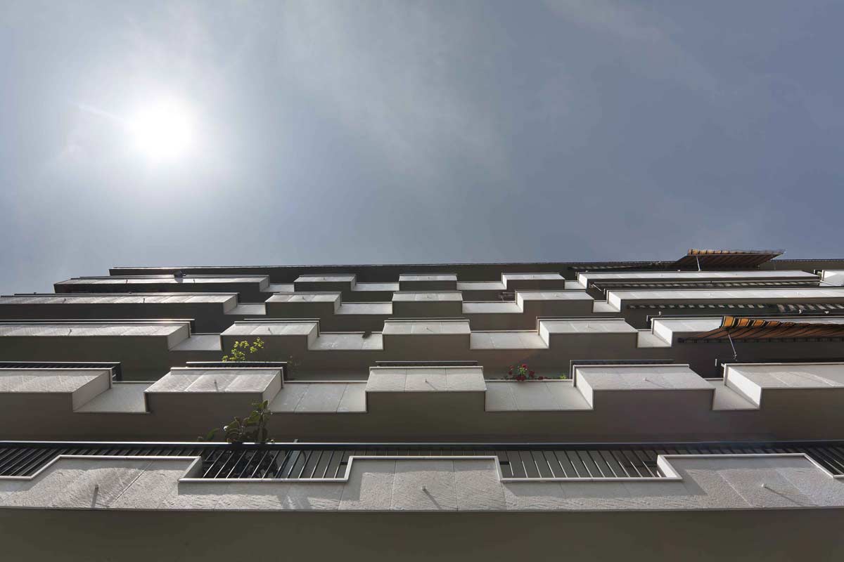 Foto 2 del proyecto Rehabilitación de frentes de balcón con textura pizarrosa