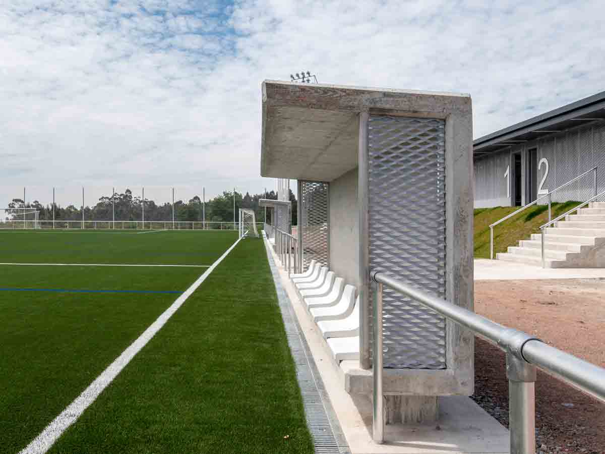 Canales especiales de drenaje para fútbol