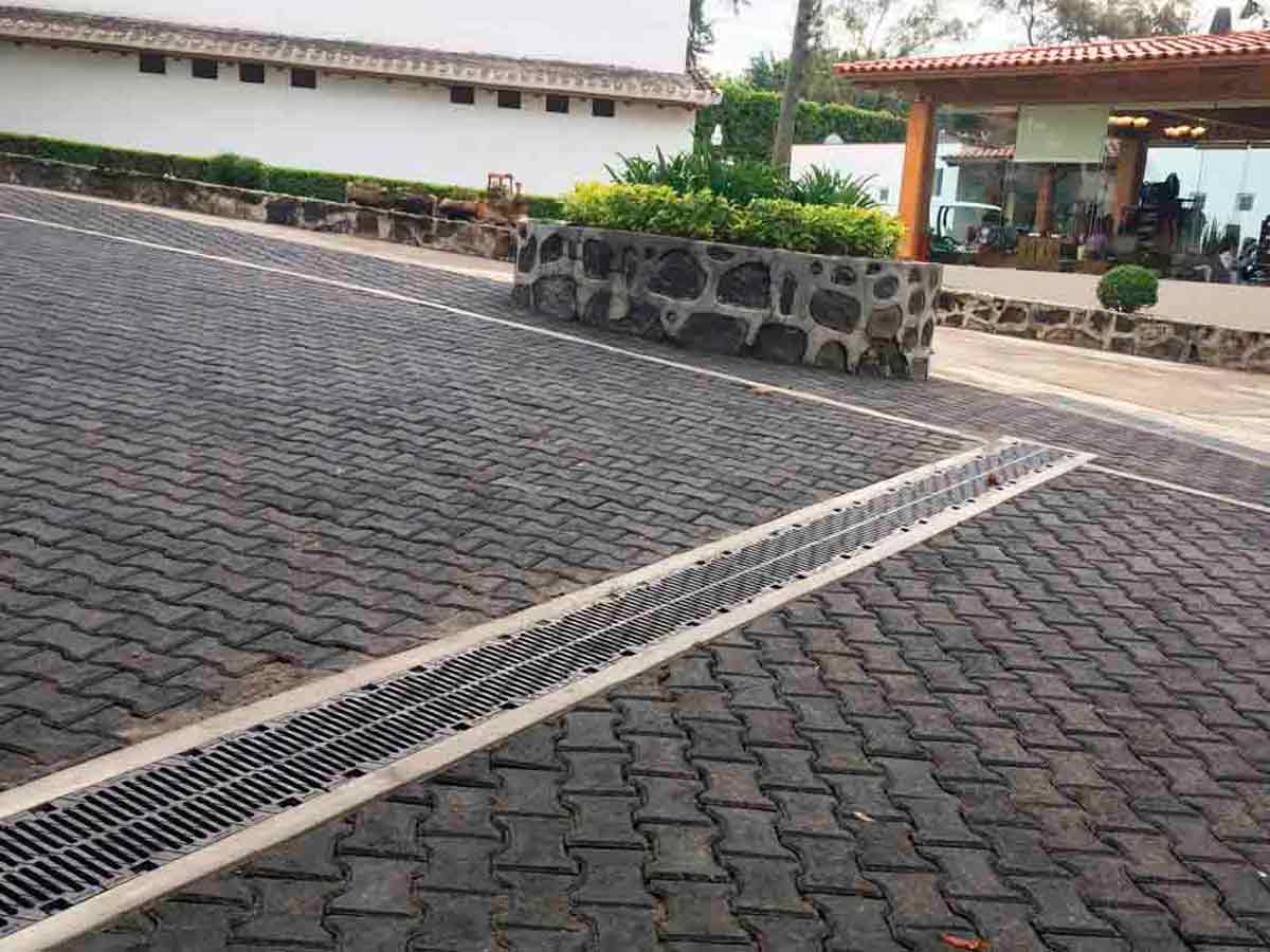 Drenaje ULMA en el club campestre Centro Asturiano de Cuautla, México