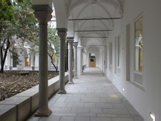 Foto 2 del proyecto Canales de drenaje ULMA en la Escuela de Arquitectura de Granada