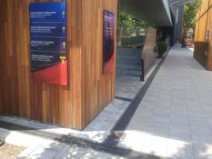 Foto 4 del proyecto Canales de drenaje ULMA en la entrada del  CAMP NOU