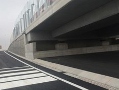 Foto 2 del proyecto Canales KOMPAQDRAIN® en una carretera al Norte de Italia