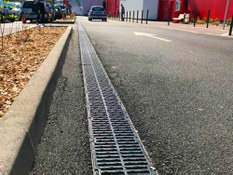 Foto 1 del proyecto Canales multiV+ en el estacionamiento del Géant Casino de Saint Etienne