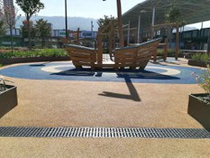 Foto 1 del proyecto El centro comercial Megapark en Bilbao instala canales ULMA