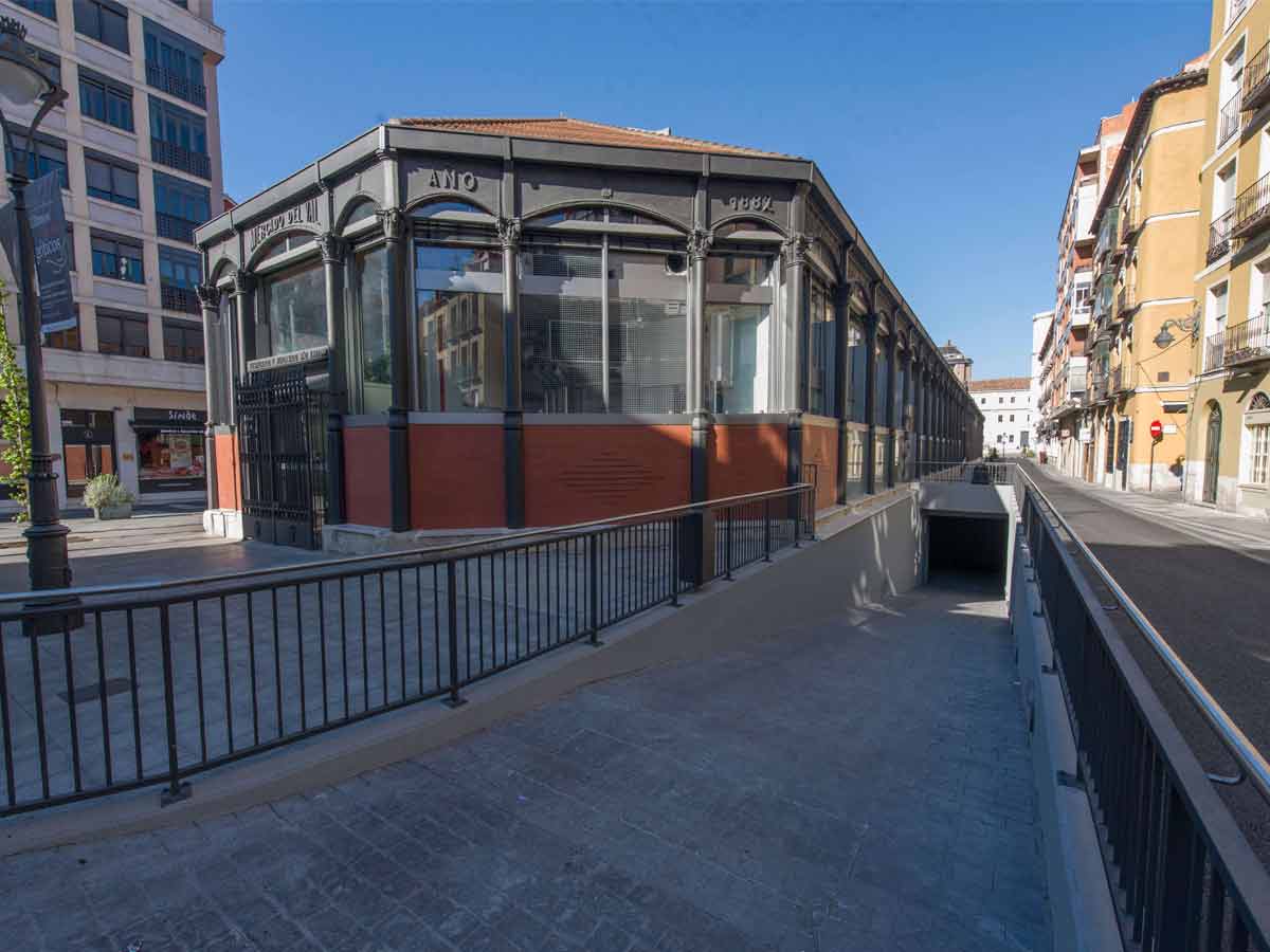 El mercado del Val con canales ULMA para el drenaje de sus instalaciones