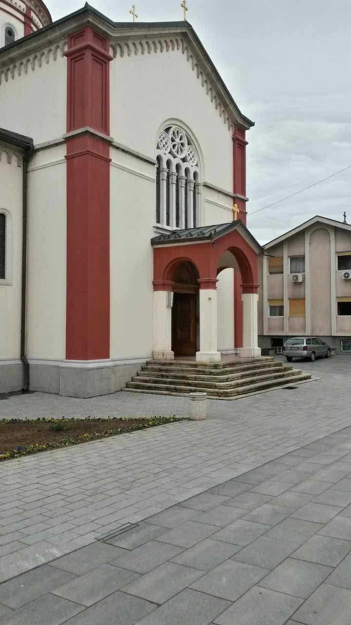 Foto 4 del proyecto Reja ranurada oculta en la iglesia de Kragujevac, en Serbia