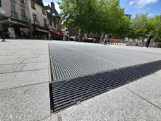 Foto 2 del proyecto Solución de drenaje técnica con rejilla de desagüe estética