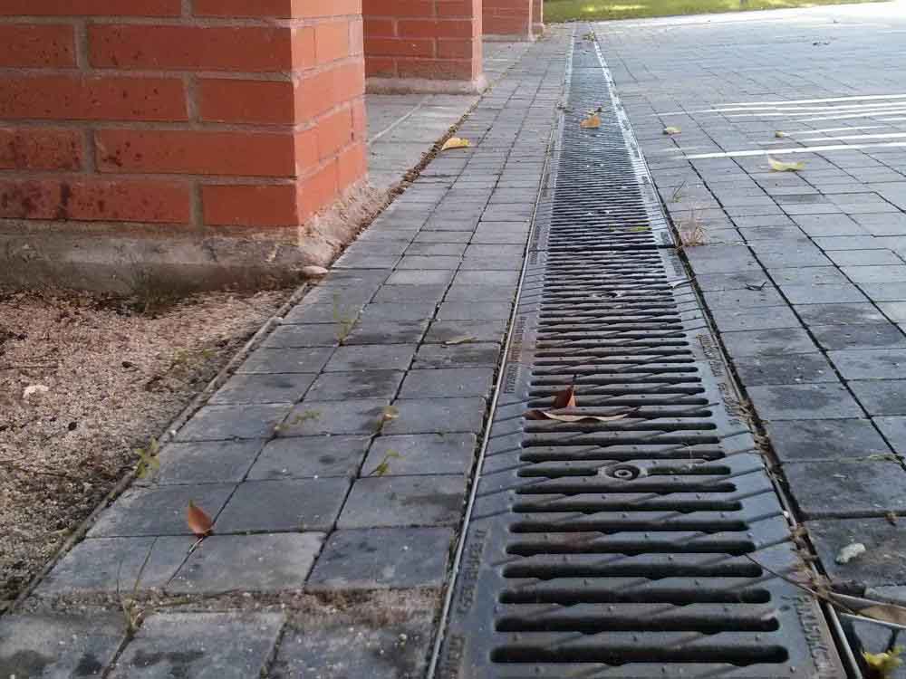 Canales de drenaje ULMA en el campus de Getafe