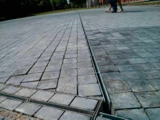 Foto 1 del proyecto Canales de drenaje ULMA en el campus de Getafe