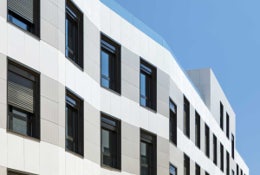 Foto 3 del proyecto Conjunto residencial en Sitges con fachada ULMA