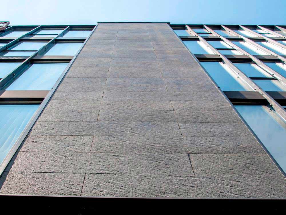 Foto 2 del proyecto Fachadas Ventilada ULMA en el  Hotel Ladera de Santiago, CHILE