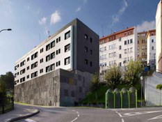 Foto 1 del proyecto Fachadas Ventiladas ULMA en las viviendas de San Juan de Rompeolas