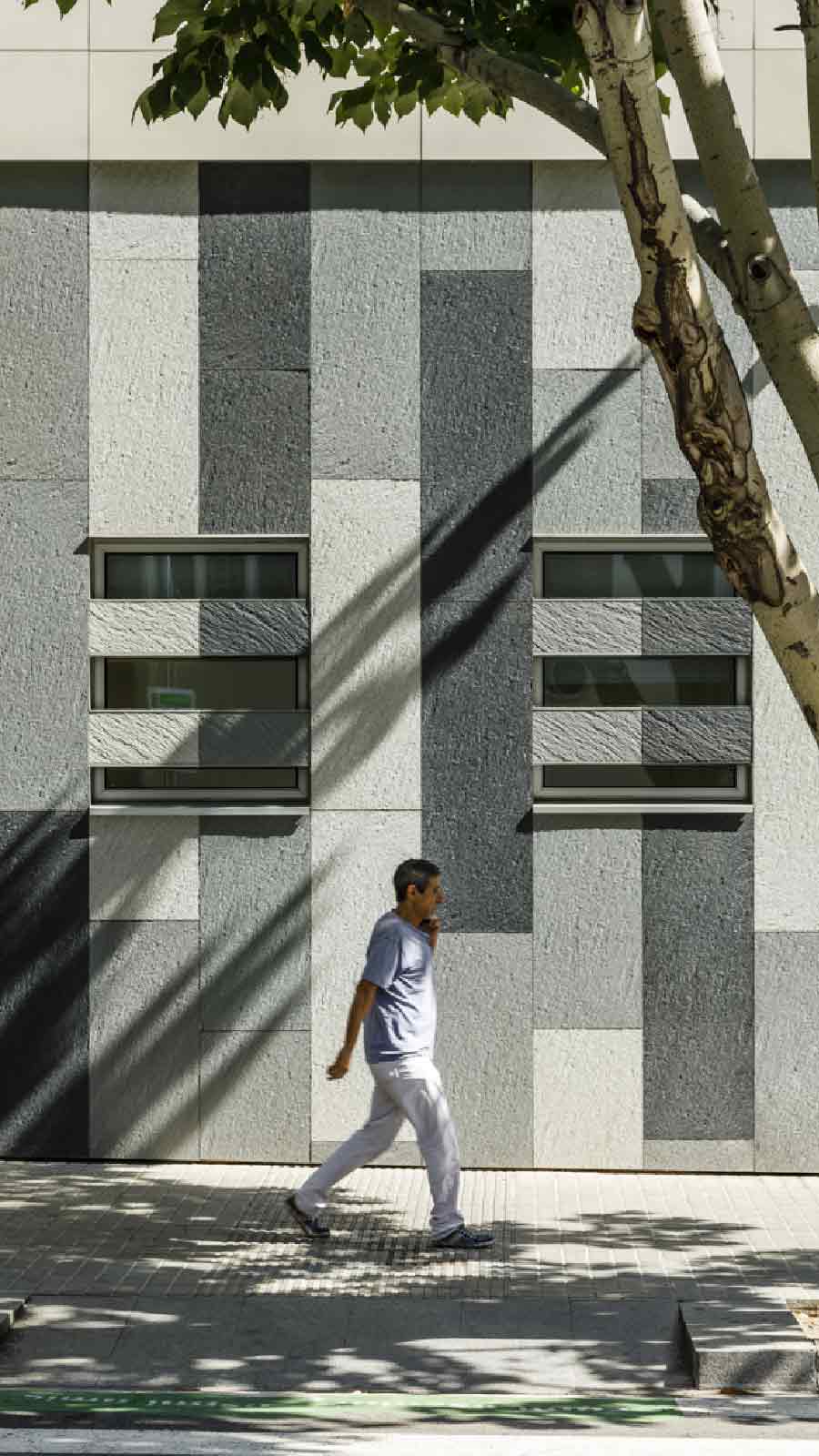 Foto 2 del proyecto Edificio Numancia en Barcelona revestido con Fachadas ULMA