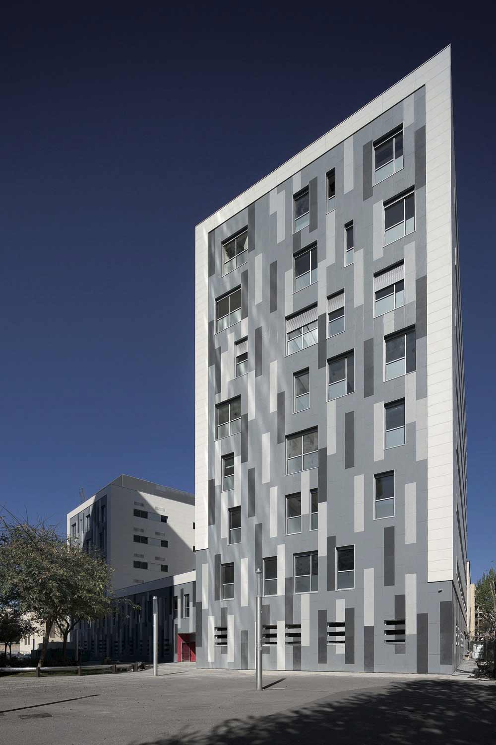 Foto 1 del proyecto Edificio Numancia en Barcelona revestido con Fachadas ULMA