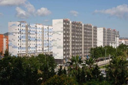 Foto 1 del proyecto Rehabilitación de Fonsanta con 14.000m² de fachada ventilada