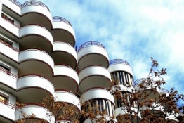 Foto 1 del proyecto Albardilla curva especial en una rehabilitación residencial