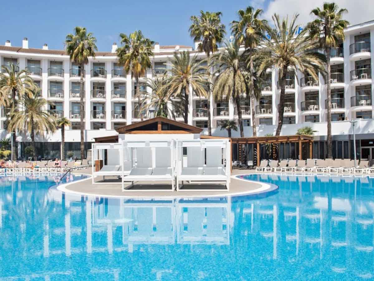 Albardillas, vierteaguas y cubrepilares especiales en el Hotel Best Cambrils