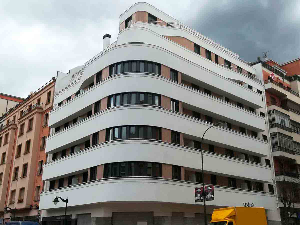 Albardillas y vierteaguas estándar y especiales en el centro de Bilbao
