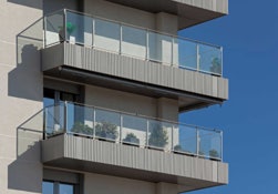 Foto 5 del proyecto Frentes de balcón exclusivos en edificio residencial