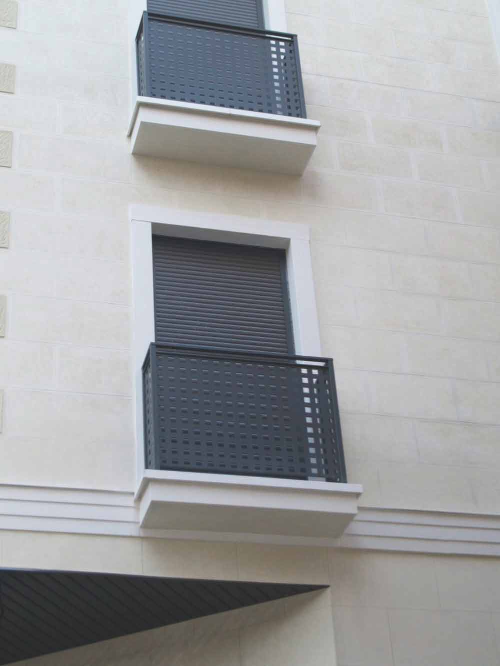 Foto 2 del proyecto Marcos de ventana en la calle Dimas de Madrid