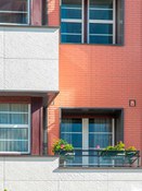 Adreiluzko fatxada birgaitu estetika aldatu gabe, ezaugarriak hobetuta proiektuko 2. argazkia