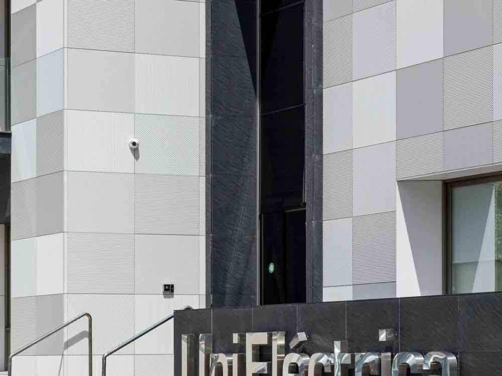 Fatxada aireztatua Unielectricaren egoitza nazional berrian, Kordoban proiektuko 2. argazkia