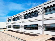 Fatxada bakarra, plaka erdizulatuekin proiektuko 1. argazkia