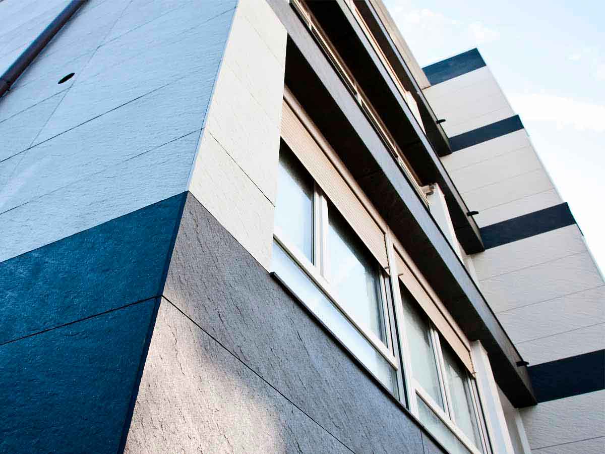 Zarauzko etxebizitza eraikina eraberritzea