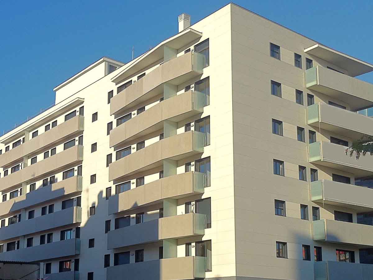 42 etxebizitza ULMAren ISOLA fatxada itxiturarekin 42 etxebizitza ULMAren ISOLA fatxada itxiturarekin