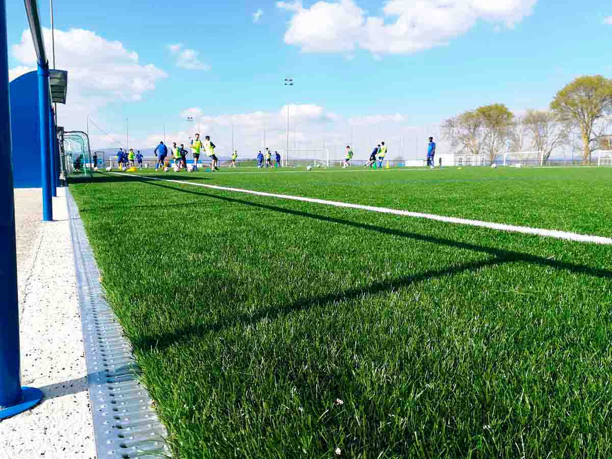 ULMA kanalak Deportivo Alaves taldearen entrenamendu zelaian