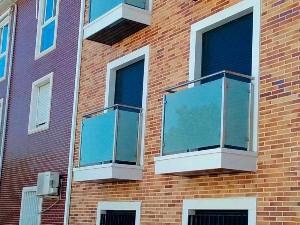 ULMA Aurrefabrikatutako piezak leiho eta balkoiak markoztatzeko proiektuko 1. argazkia