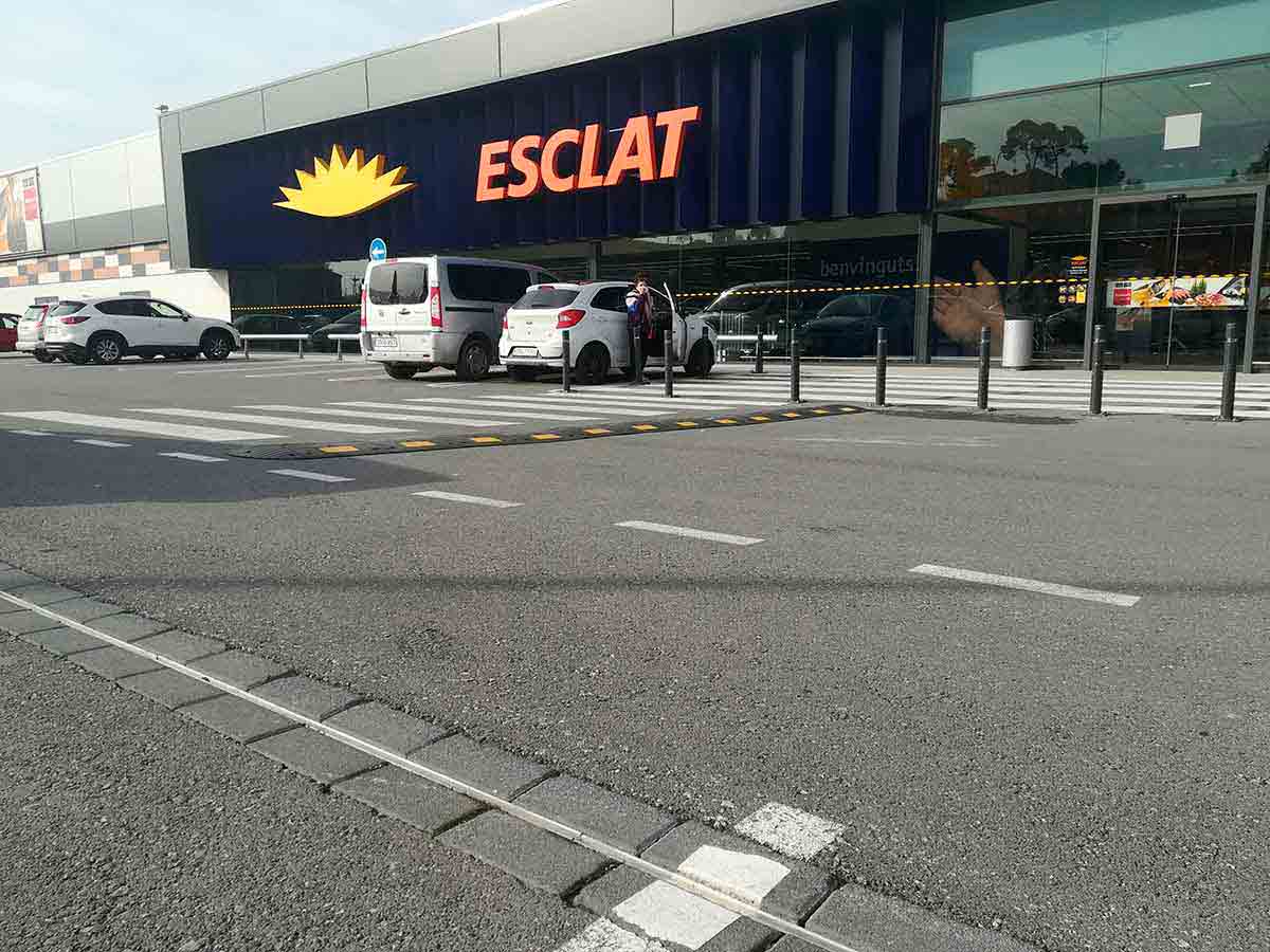 2 en 1 : capacité hydraulique et discrétion 2 en 1 : capacité hydraulique et discrétion