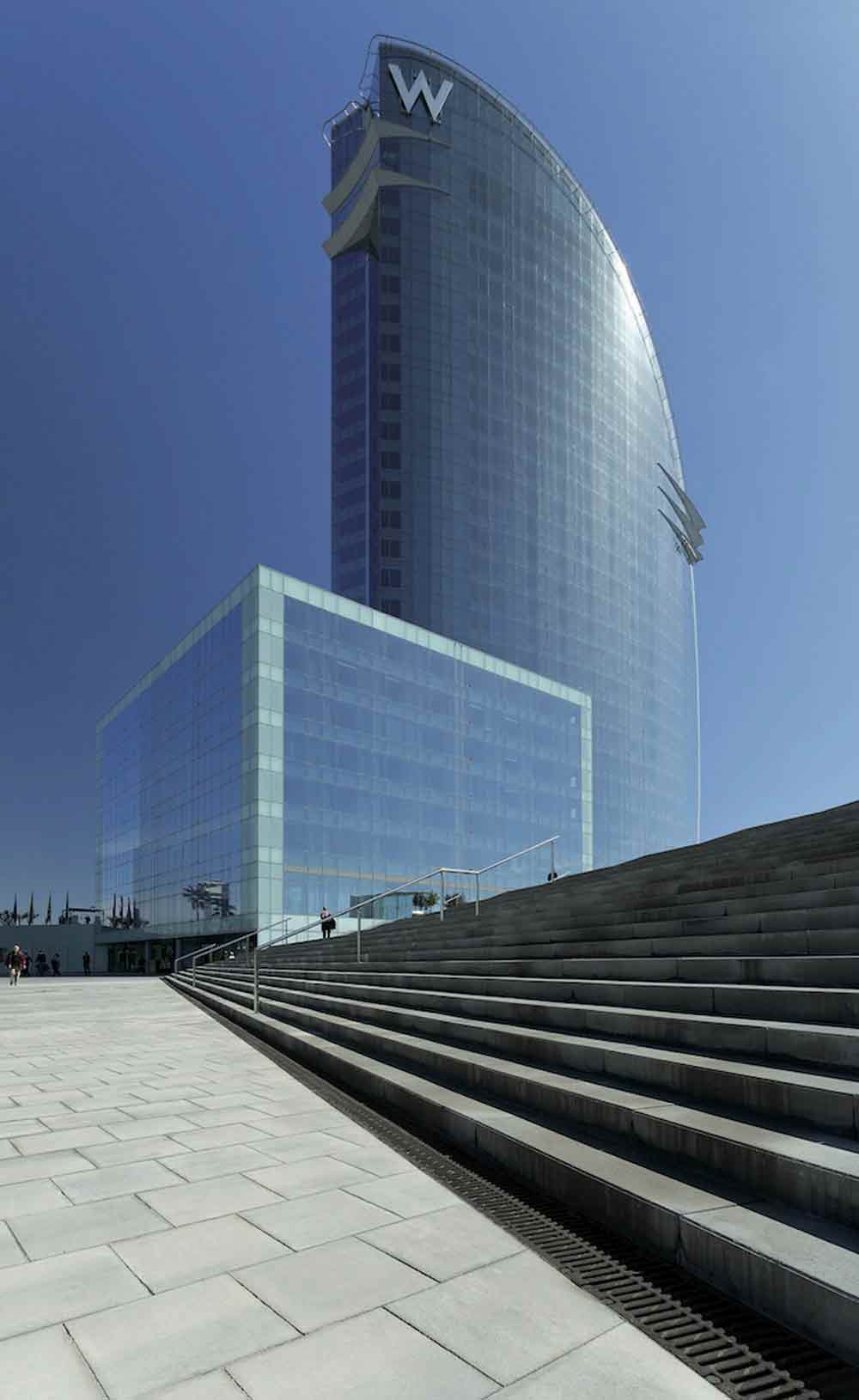 Photo 2 du projet Caniveaux de drainage ULMA dans l’hôtel Vela de Barcelone