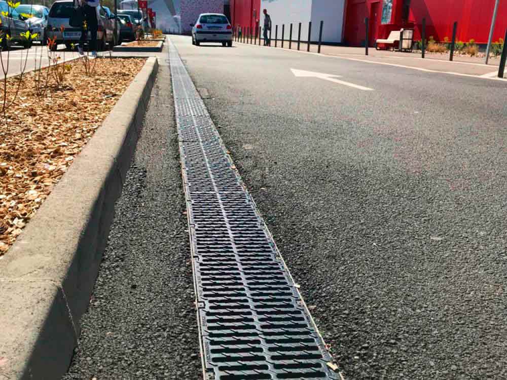 Photo 4 du projet Le Géant Casino Saint-Étienne avec caniveaux de drainage MultiV+