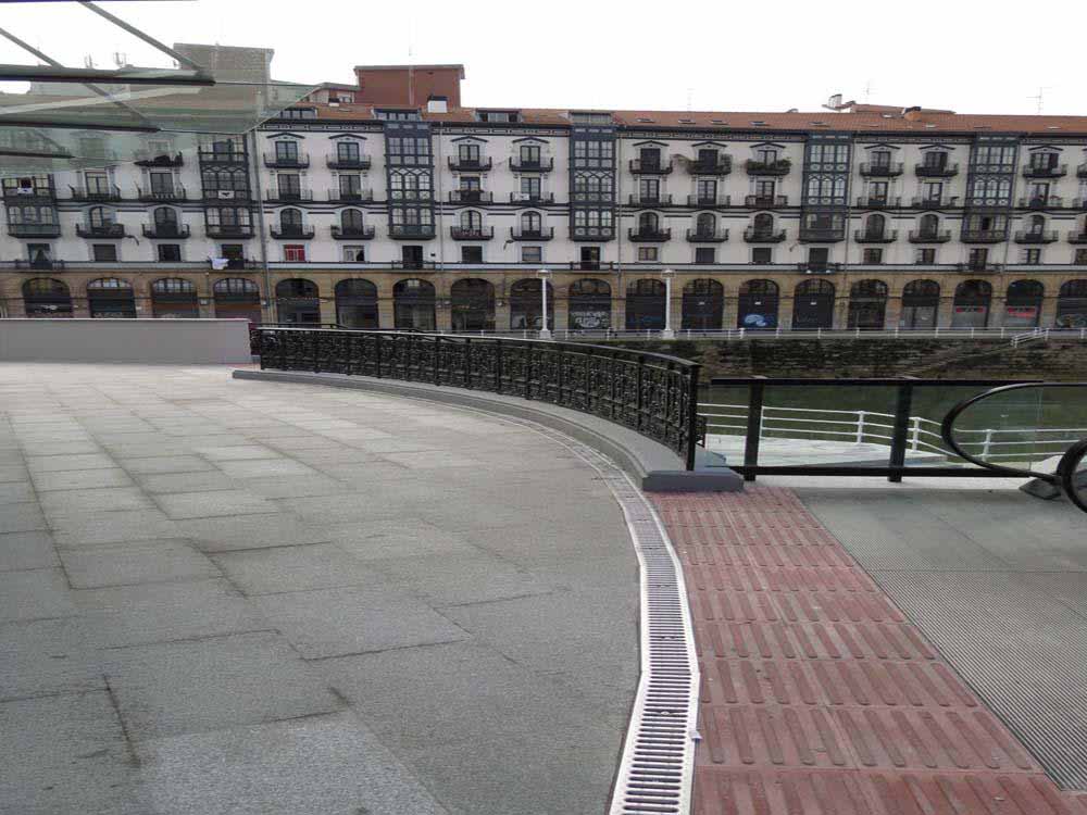 Photo 1 du projet Caniveaux ULMA dans le Marché de la Ribera de Bilbao - Pays Basque