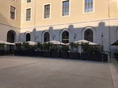 Photo 3 du projet Caniveaux ULMA sur la terrasse du Buddha Bar (Lyon)