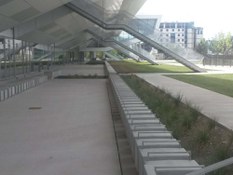 Photo 2 du projet Grille à fente sur le campus de Kedge Business School, à Bordeaux