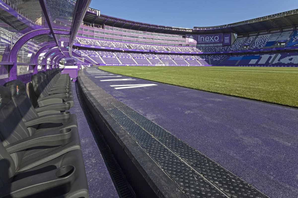 Photo 1 du projet Valladolid Stadium: caniveaux pour installer le câblage de la TV