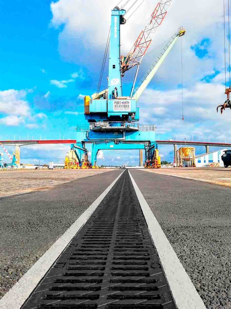 Nantes port France