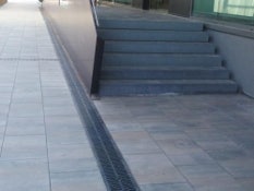 Foto n. 5 del progetto Canali ULMA nella entrata del FC Barcelona nel Camp Nou