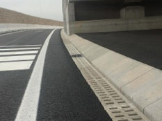 Foto n. 1 del progetto Canali KOMPAQDRAIN® in una strada in FRIULI-VENEZIA GIULIA